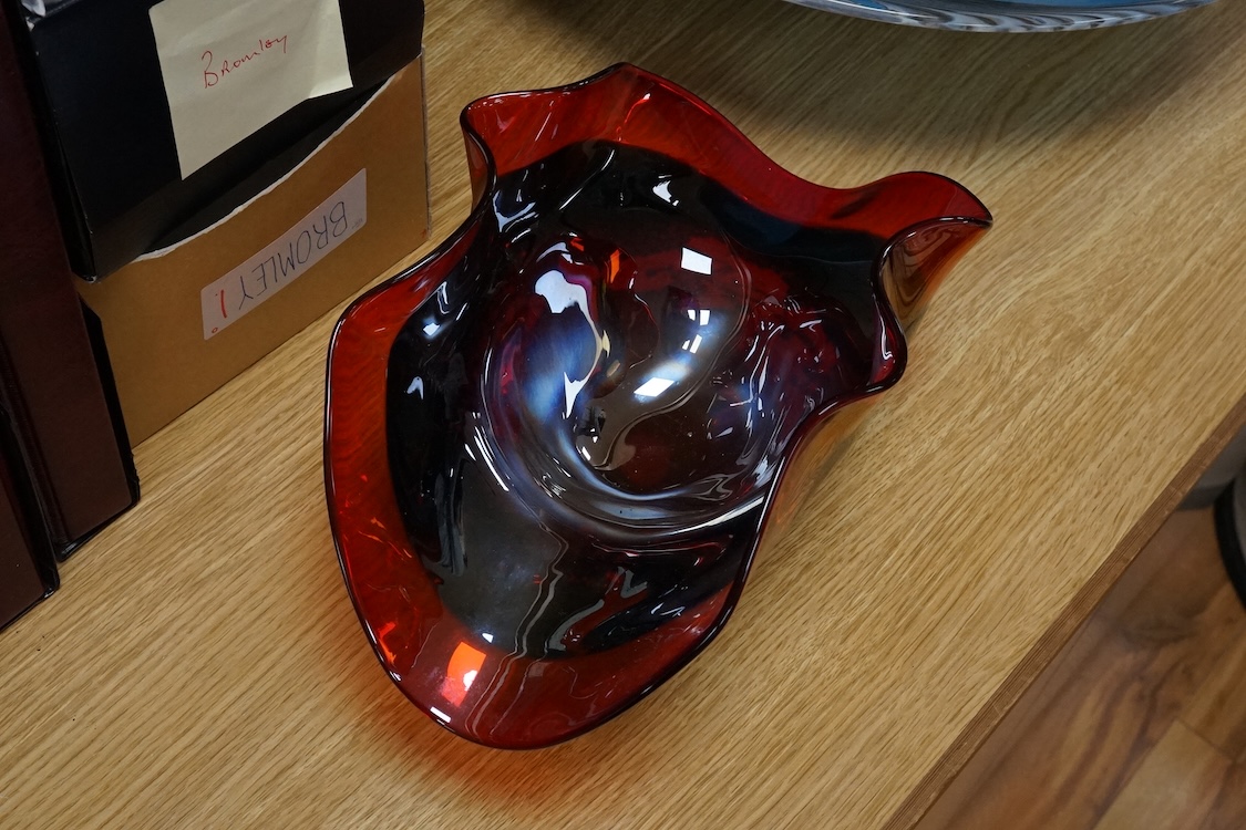 A large Svaja art glass dish and another, largest 51cm diameter